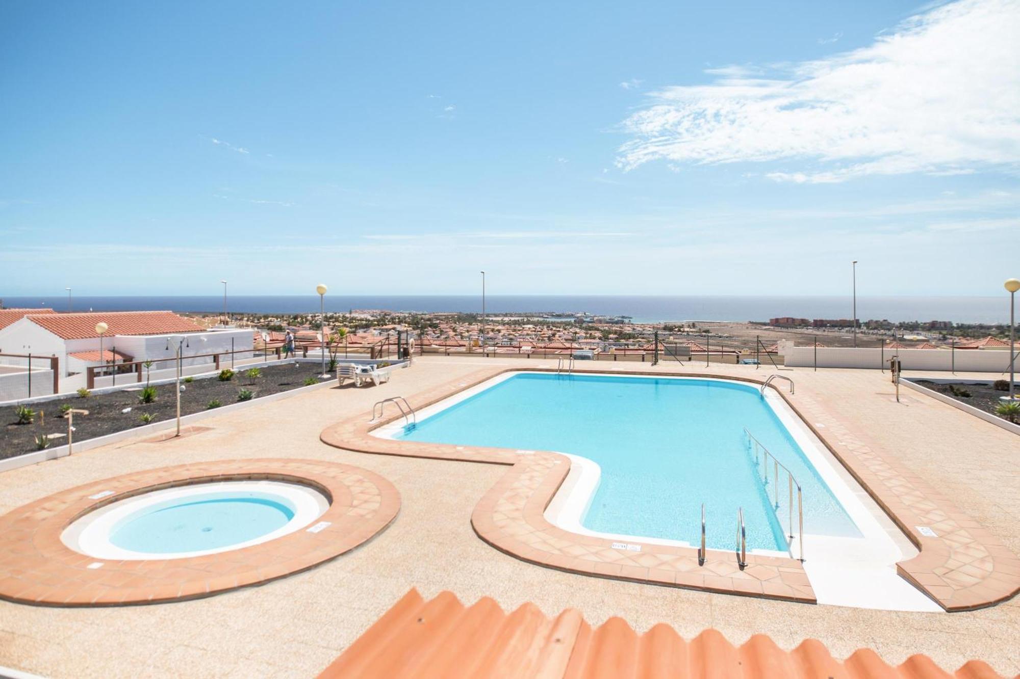 Caleta Deluxe *