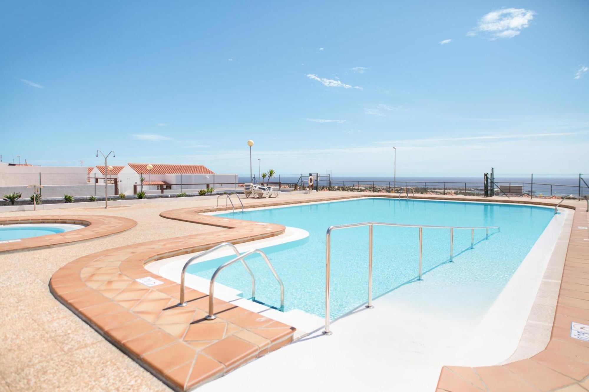 Caleta Deluxe *